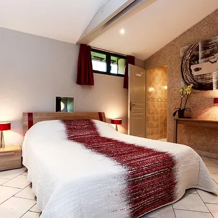 D'hotes Les Peyrouses Guest house